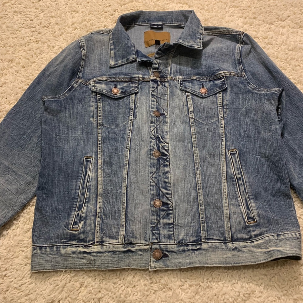 AE LIGHT WASH JEAN JACKET (Men’s)